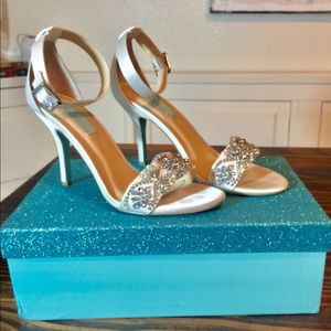 Betsey Johnson Rhinestone Ivory 7.5 High Heel